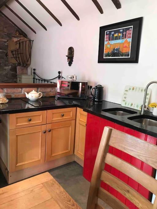 Stone Wall Cottage Castlewellan Bagian luar foto